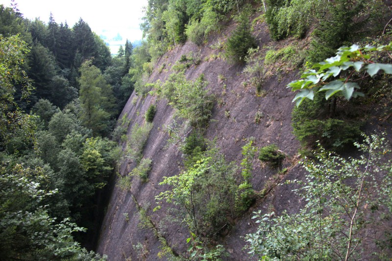 Felsfoto: Bad Heilbrunn - Vordere Südplatte und 38 weitere Felsen im Klettergebiet Benediktenwand ➤ Routen mit Schwierigkeitsgraden f&uuml;r den Fels Bad Heilbrunn - Vordere Südplatte ➤ Klettertopo & Kletterf&uuml;hrer ➤ 26.05.2026