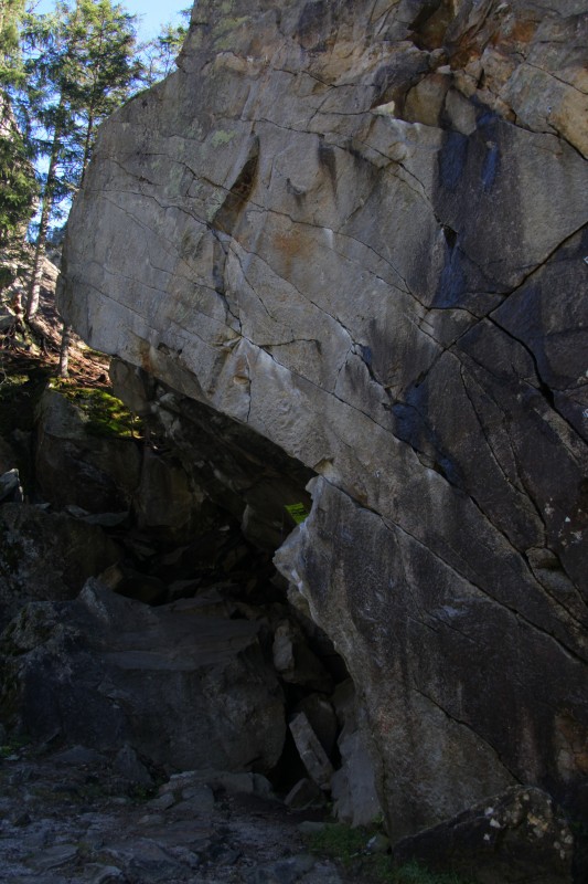 Felsfoto: Ewige Jagdgründe (Wächter) und 33 weitere Felsen im Klettergebiet Zillertaler Alpen ➤ Routen mit Schwierigkeitsgraden f&uuml;r den Fels Ewige Jagdgründe (Wächter) ➤ Klettertopo & Kletterf&uuml;hrer ➤ 26.05.2026