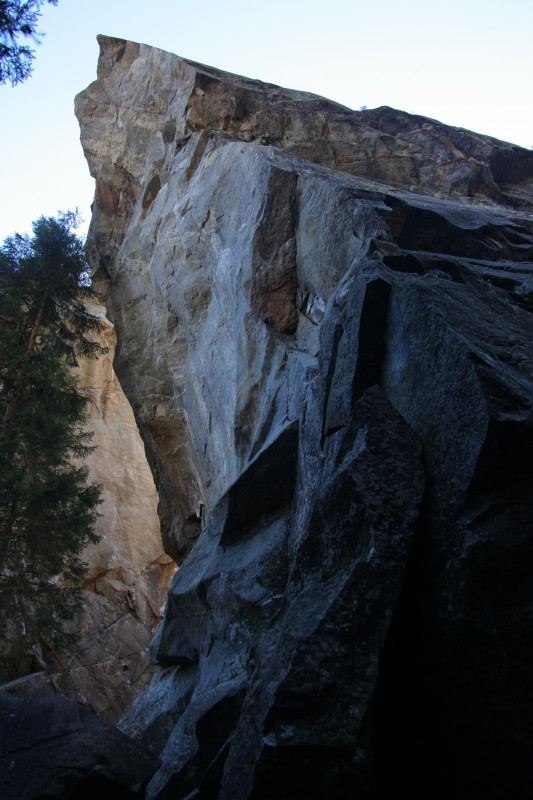 Felsfoto: Ewige Jagdgründe (Einhorn) und 33 weitere Felsen im Klettergebiet Zillertaler Alpen ➤ Routen mit Schwierigkeitsgraden f&uuml;r den Fels Ewige Jagdgründe (Einhorn) ➤ Klettertopo & Kletterf&uuml;hrer ➤ 26.05.2026