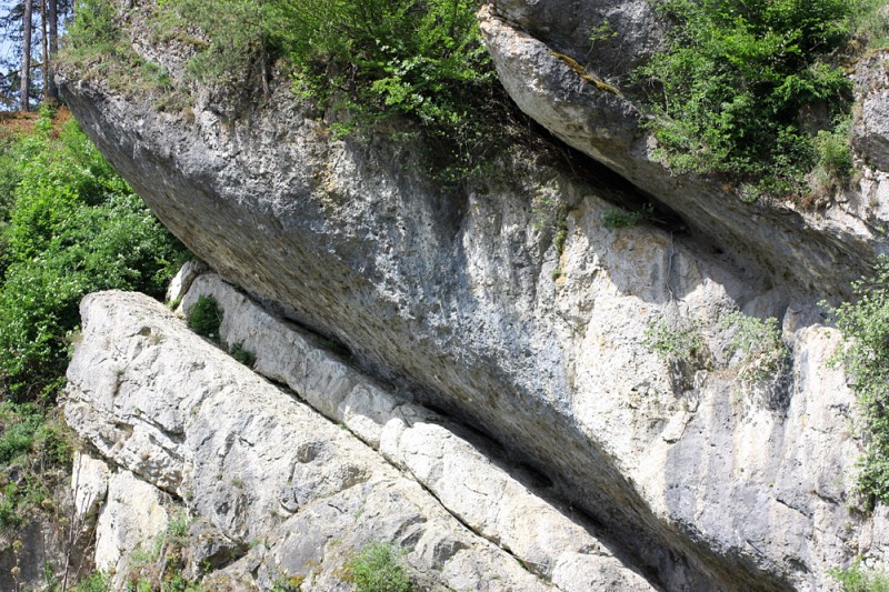 Felsfoto: Eldorado und 690 weitere Felsen im Klettergebiet Fränkische Schweiz (Frankenjura) ➤ Routen mit Schwierigkeitsgraden f&uuml;r den Fels Eldorado ➤ Klettertopo & Kletterf&uuml;hrer ➤ 19.05.2026