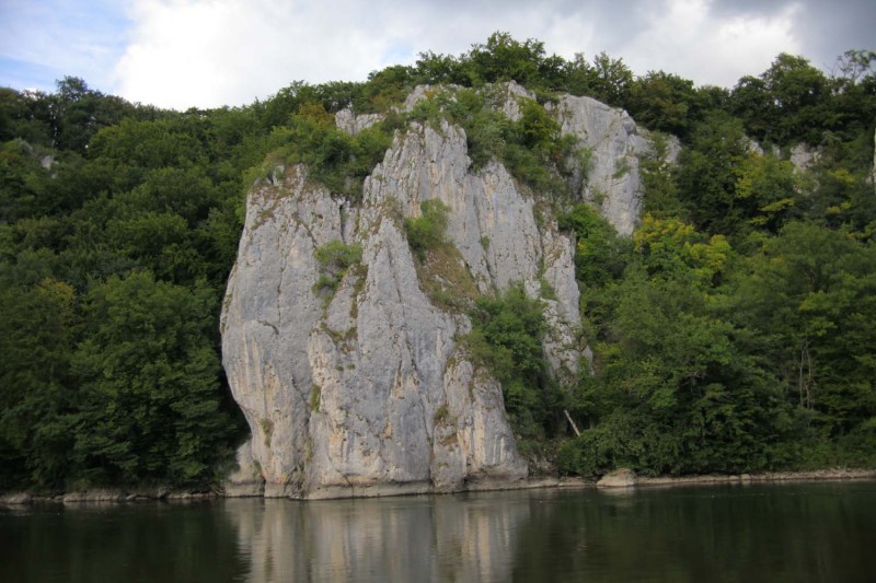 Felsfoto: Finde in der Routendatenbank von Extremklettern.de viele Infos &uuml;ber den Fels Castellwand vom Klettergebiet Donaudurchbruch (Südliches Frankenjura) ➤ Klettertopo & Kletterf&uuml;hrer ➤ 21.05.2026