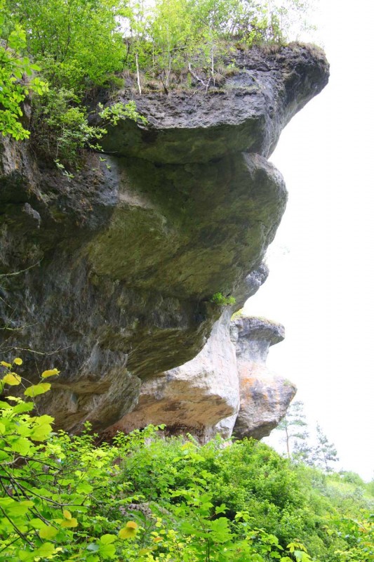 Felsfoto: Ziegenfelder Wände (Klinge) und 690 weitere Felsen im Klettergebiet Fränkische Schweiz (Frankenjura) ➤ Routen mit Schwierigkeitsgraden f&uuml;r den Fels Ziegenfelder Wände (Klinge) ➤ Klettertopo & Kletterf&uuml;hrer ➤ 19.05.2026