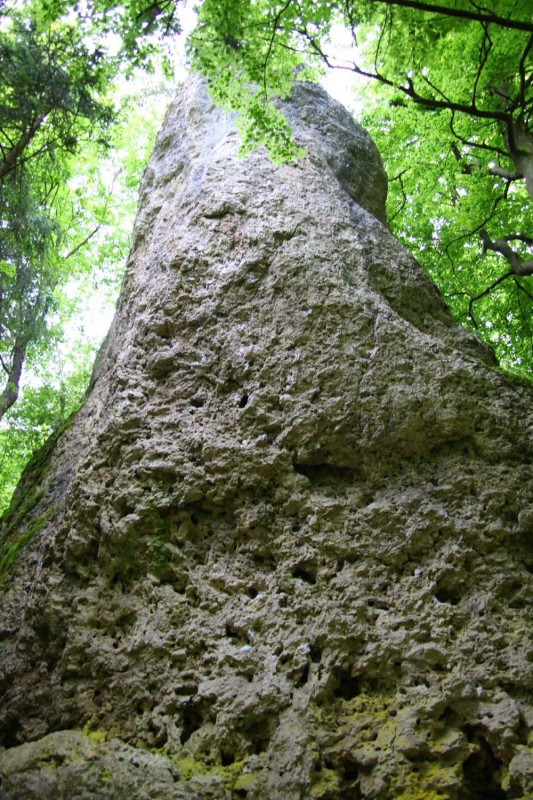 Felsfoto: Herzwand und 690 weitere Felsen im Klettergebiet Fränkische Schweiz (Frankenjura) ➤ Routen mit Schwierigkeitsgraden f&uuml;r den Fels Herzwand ➤ Klettertopo & Kletterf&uuml;hrer ➤ 19.05.2026