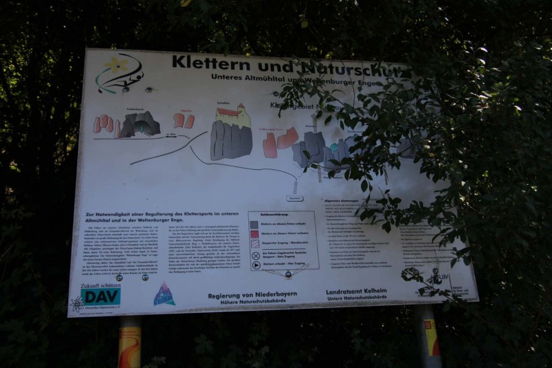 Felsfoto: Schloßfels und 41 weitere Felsen im Klettergebiet Altmühltal (Südliches Frankenjura) ➤ Routen mit Schwierigkeitsgraden f&uuml;r den Fels Schloßfels ➤ Klettertopo & Kletterf&uuml;hrer ➤ 16.07.2026