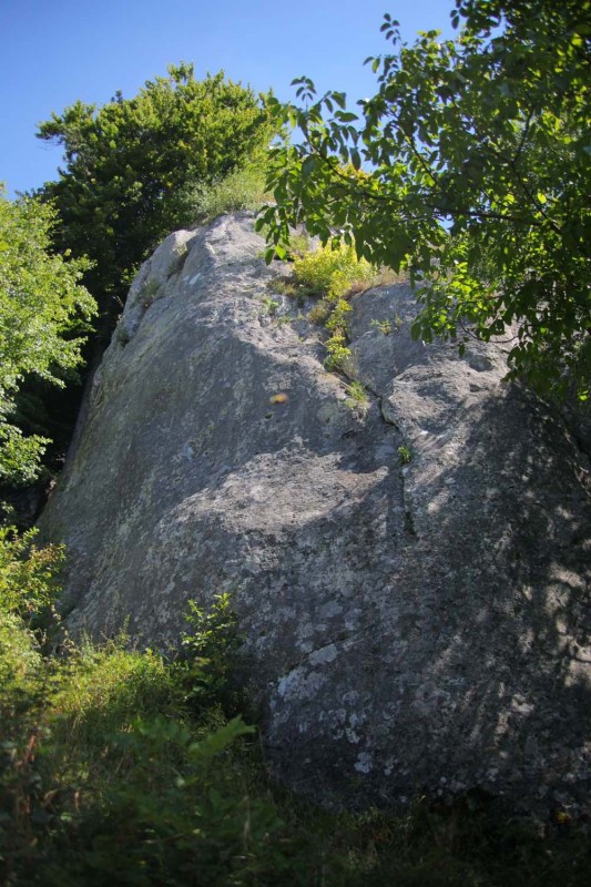 Felsfoto: Kleiner Keilstein und 41 weitere Felsen im Klettergebiet Altmühltal (Südliches Frankenjura) ➤ Routen mit Schwierigkeitsgraden f&uuml;r den Fels Kleiner Keilstein ➤ Klettertopo & Kletterf&uuml;hrer ➤ 16.07.2026