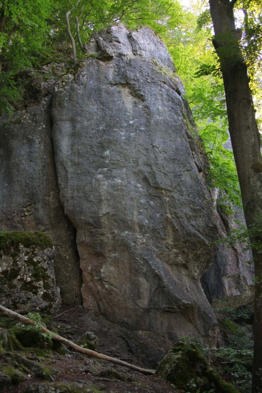 Felsfoto: Obere Gößweinsteiner Wände und 690 weitere Felsen im Klettergebiet Fränkische Schweiz (Frankenjura) ➤ Routen mit Schwierigkeitsgraden f&uuml;r den Fels Obere Gößweinsteiner Wände ➤ Klettertopo & Kletterf&uuml;hrer ➤ 19.05.2026