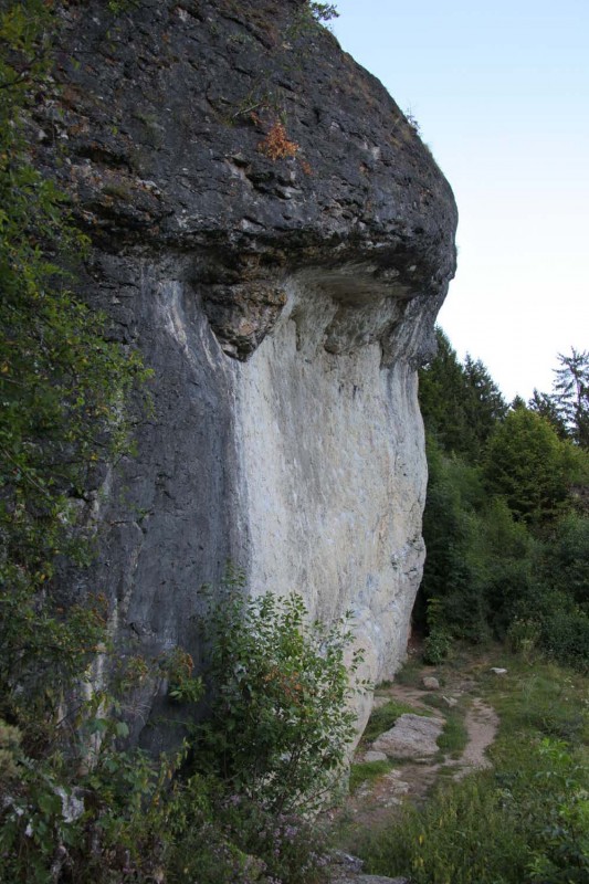 Felsfoto: Dachlwand und 690 weitere Felsen im Klettergebiet Fränkische Schweiz (Frankenjura) ➤ Routen mit Schwierigkeitsgraden f&uuml;r den Fels Dachlwand ➤ Klettertopo & Kletterf&uuml;hrer ➤ 19.05.2026