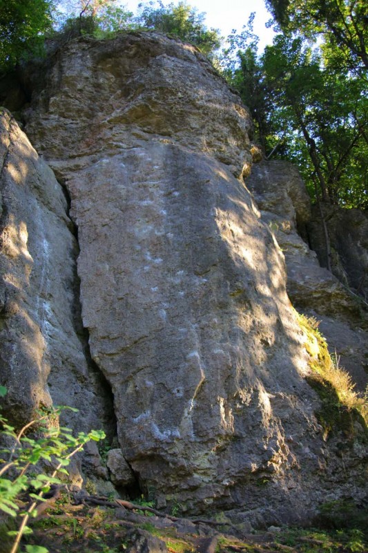 Felsfoto: Bleisteine und 690 weitere Felsen im Klettergebiet Fränkische Schweiz (Frankenjura) ➤ Routen mit Schwierigkeitsgraden f&uuml;r den Fels Bleisteine ➤ Klettertopo & Kletterf&uuml;hrer ➤ 19.05.2026