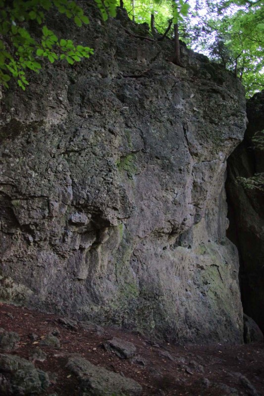 Felsfoto: Saufels und 691 weitere Felsen im Klettergebiet Fränkische Schweiz (Frankenjura) ➤ Routen mit Schwierigkeitsgraden f&uuml;r den Fels Saufels ➤ Klettertopo & Kletterf&uuml;hrer ➤ 10.06.2026