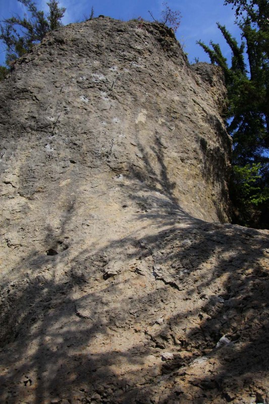 Felsfoto: Witchcraft (Neumühle) und 690 weitere Felsen im Klettergebiet Fränkische Schweiz (Frankenjura) ➤ Routen mit Schwierigkeitsgraden f&uuml;r den Fels Witchcraft (Neumühle) ➤ Klettertopo & Kletterf&uuml;hrer ➤ 19.05.2026