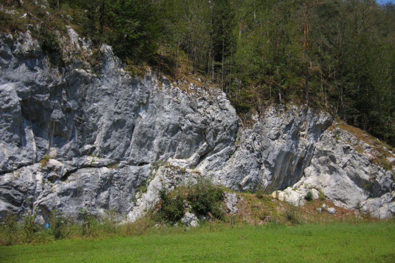 Felsfoto: Keltenwand und 23 weitere Felsen im Klettergebiet Kochel ➤ Routen mit Schwierigkeitsgraden f&uuml;r den Fels Keltenwand ➤ Klettertopo & Kletterf&uuml;hrer ➤ 19.05.2026