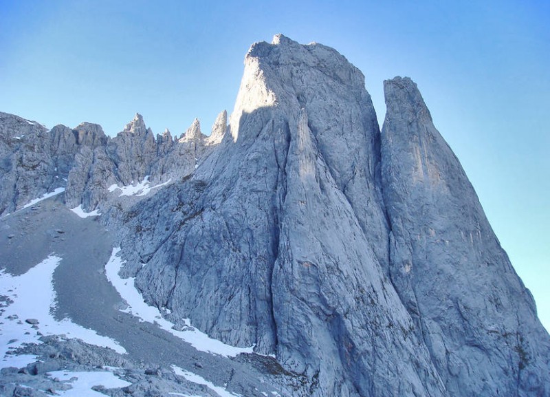 Felsfoto: Finde in der Routendatenbank von Extremklettern.de viele Infos &uuml;ber den Fels Niederes Grosswandeck vom Klettergebiet Dachsteingebirge ➤ Klettertopo & Kletterf&uuml;hrer ➤ 18.05.2026