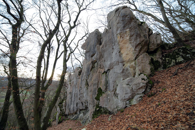 Felsfoto: Leinwandl und 45 weitere Felsen im Klettergebiet Konstein (Südliches Frankenjura) ➤ Routen mit Schwierigkeitsgraden f&uuml;r den Fels Leinwandl ➤ Klettertopo & Kletterf&uuml;hrer ➤ 19.05.2026