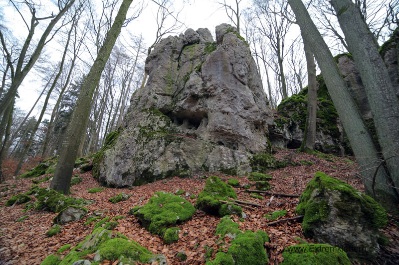 Felsfoto: Oberländer Wandl  und 45 weitere Felsen im Klettergebiet Konstein (Südliches Frankenjura) ➤ Routen mit Schwierigkeitsgraden f&uuml;r den Fels Oberländer Wandl  ➤ Klettertopo & Kletterf&uuml;hrer ➤ 19.05.2026