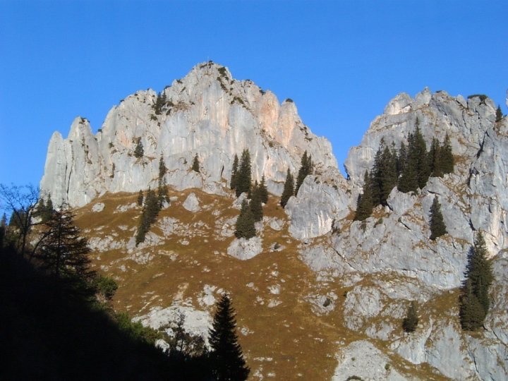 Felsfoto: Finde in der Routendatenbank von Extremklettern.de viele Infos über den Fels Plankenstein vom Klettergebiet Tegernseer Berge ➤ Klettertopo & Kletterführer ➤ 31.08.2026
