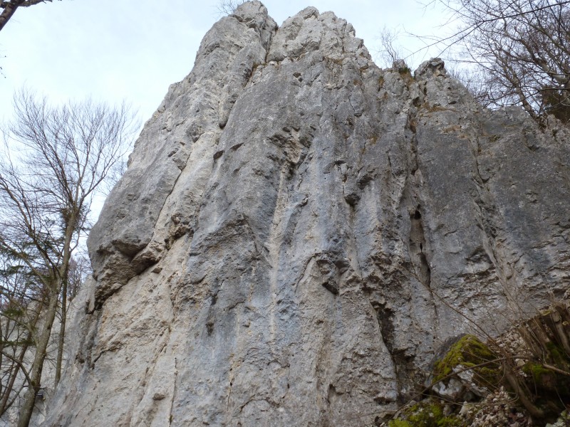 Felsfoto: Garmischer Turm und 37 weitere Felsen im Klettergebiet Donautal ➤ Routen mit Schwierigkeitsgraden f&uuml;r den Fels Garmischer Turm ➤ Klettertopo & Kletterf&uuml;hrer ➤ 21.05.2026
