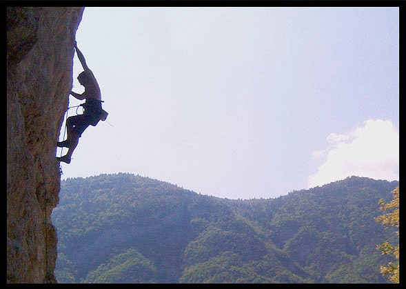Felsfoto: Coltura und 148 weitere Felsen im Klettergebiet Arco (Gardasee) ➤ Routen mit Schwierigkeitsgraden f&uuml;r den Fels Coltura ➤ Klettertopo & Kletterf&uuml;hrer ➤ 21.05.2026