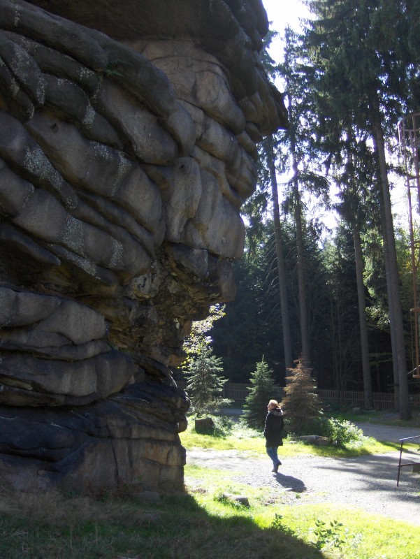 Felsfoto: Stülpnerwand und 19 weitere Felsen im Klettergebiet Erzgebirge ➤ Routen mit Schwierigkeitsgraden f&uuml;r den Fels Stülpnerwand ➤ Klettertopo & Kletterf&uuml;hrer ➤ 30.08.2026