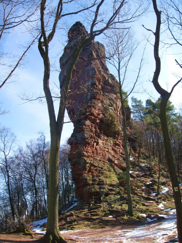 Felsfoto: Jungturm und Münzfels und 73 weitere Felsen im Klettergebiet Pfalz ➤ Routen mit Schwierigkeitsgraden f&uuml;r den Fels Jungturm und Münzfels ➤ Klettertopo & Kletterf&uuml;hrer ➤ 21.05.2026