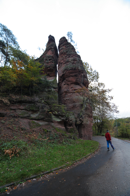 Felsfoto: Braut & Bräutigam und 73 weitere Felsen im Klettergebiet Pfalz ➤ Routen mit Schwierigkeitsgraden f&uuml;r den Fels Braut & Bräutigam ➤ Klettertopo & Kletterf&uuml;hrer ➤ 21.05.2026