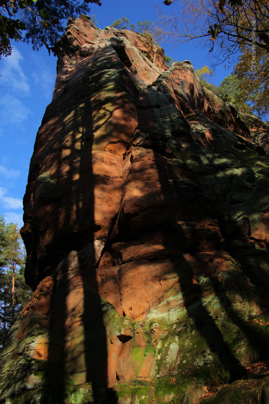 Felsfoto: Nonnenfels und 73 weitere Felsen im Klettergebiet Pfalz ➤ Routen mit Schwierigkeitsgraden f&uuml;r den Fels Nonnenfels ➤ Klettertopo & Kletterf&uuml;hrer ➤ 21.05.2026