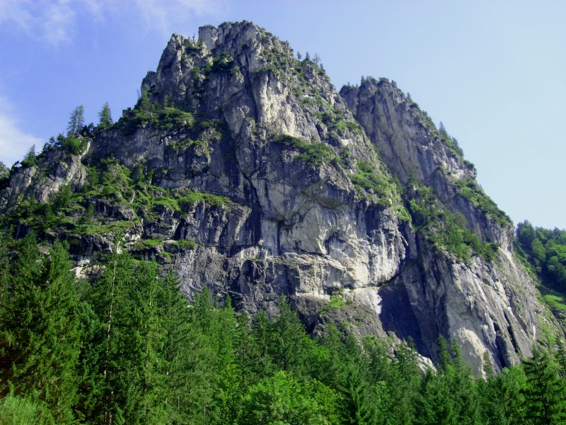 Felsfoto: Finde in der Routendatenbank von Extremklettern.de viele Infos &uuml;ber den Fels Sektor Malibu vom Klettergebiet Kampermauer ➤ Klettertopo & Kletterf&uuml;hrer ➤ 30.08.2026