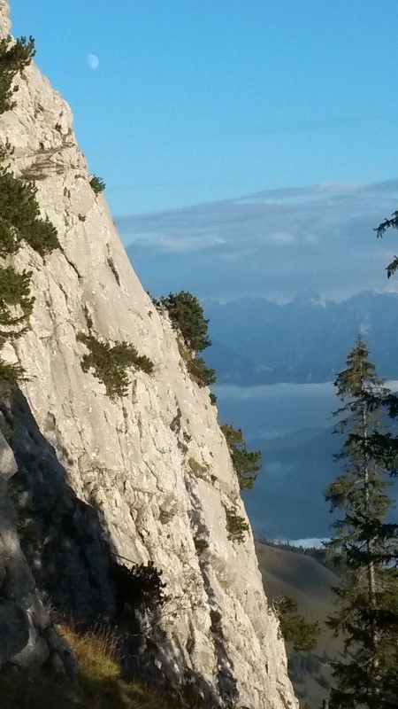 Felsfoto: Kaserer Wand und 29 weitere Felsen im Klettergebiet Chiemgau & Wendelstein ➤ Routen mit Schwierigkeitsgraden für den Fels Kaserer Wand ➤ Klettertopo & Kletterführer ➤ 18.05.2026