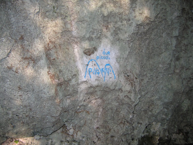 Felsfoto: Parete San Paolo und 148 weitere Felsen im Klettergebiet Arco (Gardasee) ➤ Routen mit Schwierigkeitsgraden f&uuml;r den Fels Parete San Paolo ➤ Klettertopo & Kletterf&uuml;hrer ➤ 21.05.2026