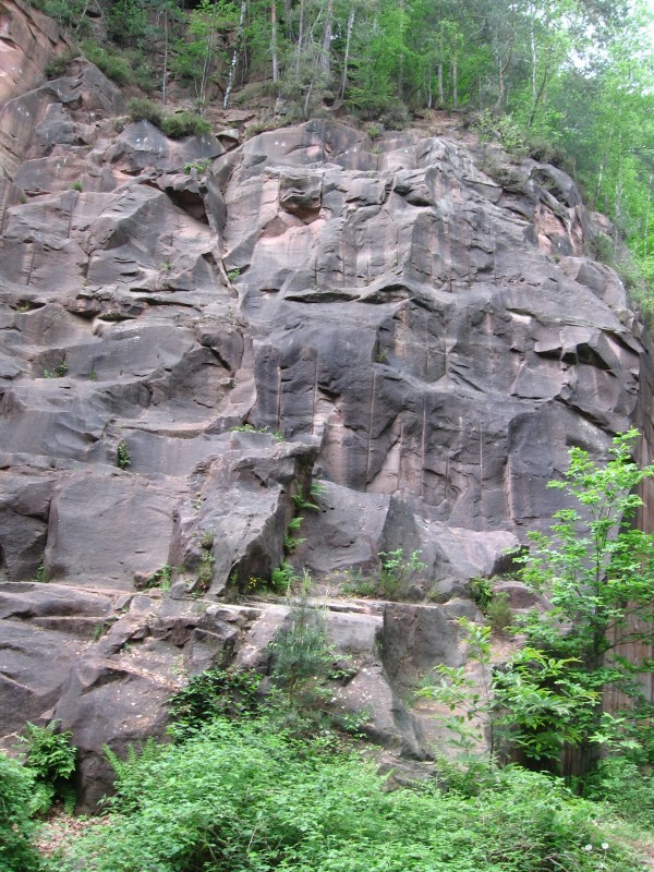 Felsfoto: Heidenkopf und 33 weitere Felsen im Klettergebiet Vogesen (Elsass) ➤ Routen mit Schwierigkeitsgraden f&uuml;r den Fels Heidenkopf ➤ Klettertopo & Kletterf&uuml;hrer ➤ 18.05.2026