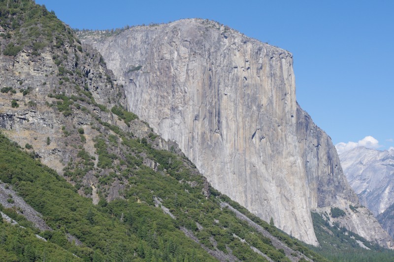 Felsfoto: Finde in der Routendatenbank von Extremklettern.de viele Infos &uuml;ber den Fels El Capitan vom Klettergebiet Yosemite Nationalpark ➤ Klettertopo & Kletterf&uuml;hrer ➤ 18.05.2026