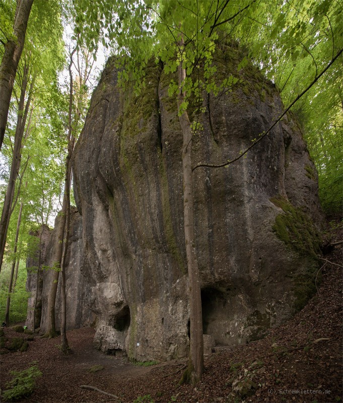 Felsfoto: Luisenwand und 690 weitere Felsen im Klettergebiet Fränkische Schweiz (Frankenjura) ➤ Routen mit Schwierigkeitsgraden f&uuml;r den Fels Luisenwand ➤ Klettertopo & Kletterf&uuml;hrer ➤ 19.05.2026