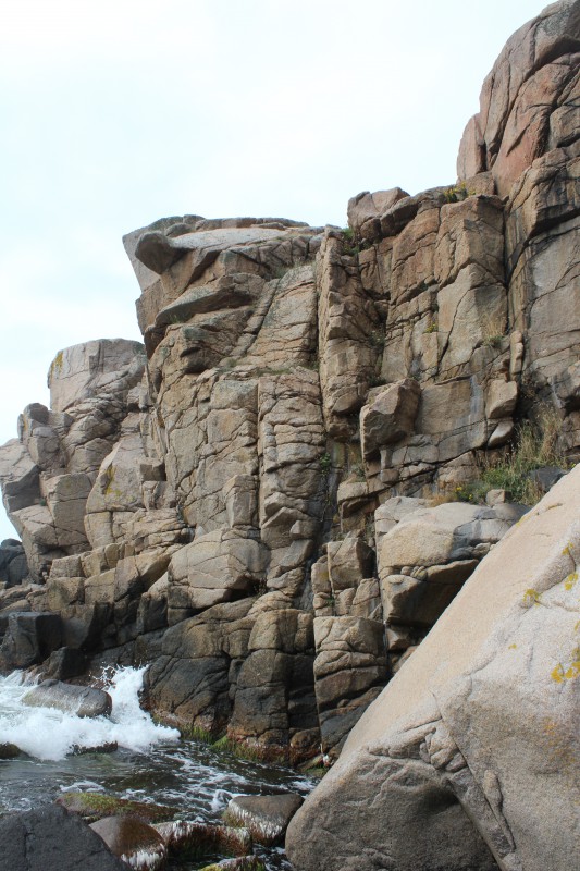 Felsfoto: Finde in der Routendatenbank von Extremklettern.de viele Infos &uuml;ber den Fels Hovevggen vom Klettergebiet Bornholm ➤ Klettertopo & Kletterf&uuml;hrer ➤ 31.08.2026