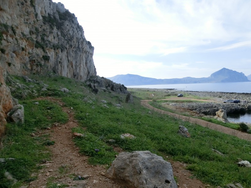 Felsfoto: Cala Mancina und 29 weitere Felsen im Klettergebiet San Vito lo Capo ➤ Routen mit Schwierigkeitsgraden f&uuml;r den Fels Cala Mancina ➤ Klettertopo & Kletterf&uuml;hrer ➤ 31.08.2026