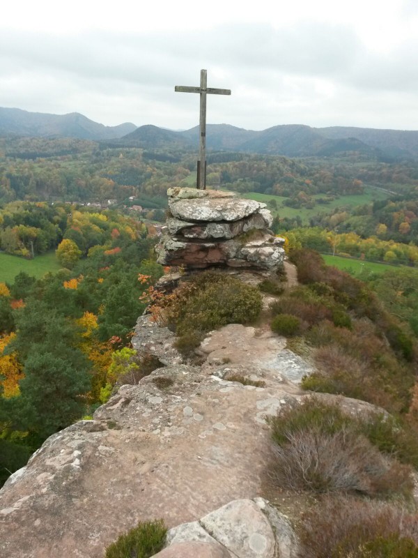 Felsfoto: Fladensteine und 73 weitere Felsen im Klettergebiet Pfalz ➤ Routen mit Schwierigkeitsgraden f&uuml;r den Fels Fladensteine ➤ Klettertopo & Kletterf&uuml;hrer ➤ 21.05.2026