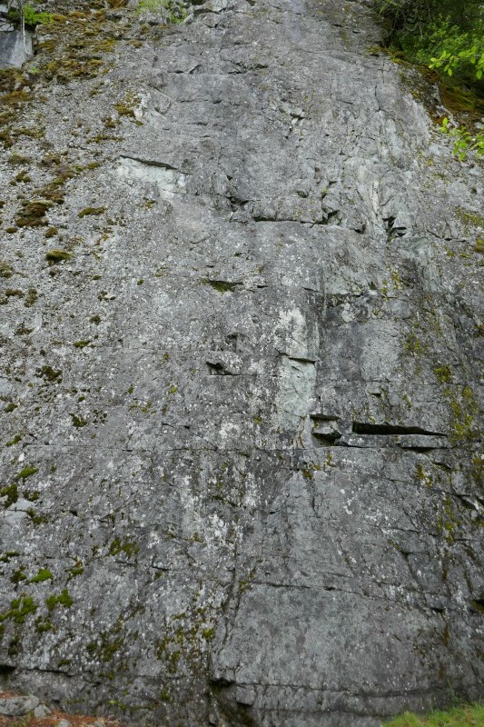 Felsfoto: Finde in der Routendatenbank von Extremklettern.de viele Infos &uuml;ber den Fels Road Warrior vom Klettergebiet Squamish ➤ Klettertopo & Kletterf&uuml;hrer ➤ 18.05.2026