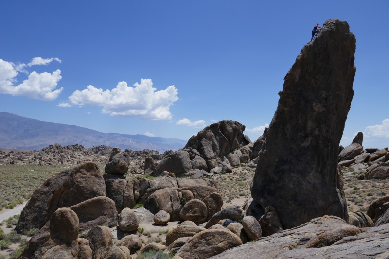 Felsfoto: Alabama Hills - Pauls Paradise und 32 weitere Felsen im Klettergebiet Bishop ➤ Routen mit Schwierigkeitsgraden f&uuml;r den Fels Alabama Hills - Pauls Paradise ➤ Klettertopo & Kletterf&uuml;hrer ➤ 18.05.2026